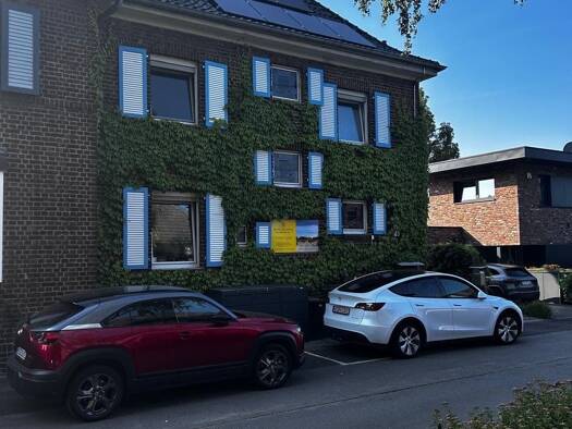 Doppelhaushälfte zum Kauf 398.000 € 6 Zimmer 180 m² 307 m² Grundstück Linderner Straße 69 Heinsberg 52525
