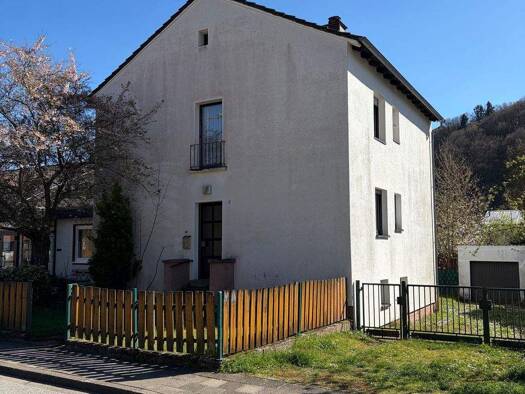 Einfamilienhaus zum Kauf 98.000 € 6 Zimmer 110 m² 415 m² Grundstück Thaleischweiler-Fröschen 66987