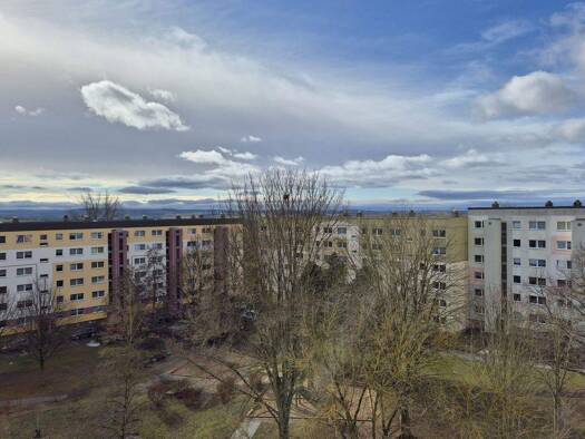 Wohnung zur Miete 321 € 3 Zimmer 56,3 m² 6. Geschoss frei ab sofort Sonnenstraße 30 Hohenstein-Ernstthal 09337