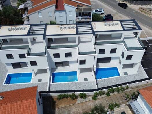 Haus zur Miete 1.300 € 3 Zimmer 142 m² Vodice