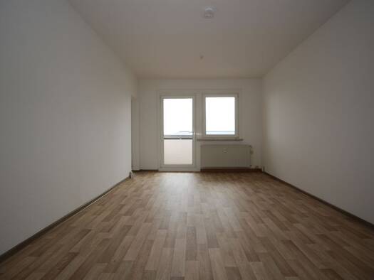 Wohnung zur Miete 309 € 3 Zimmer 57,2 m² 4. Geschoss frei ab sofort Heinestraße 2 Syrau Rosenbach/Vogtland 08548