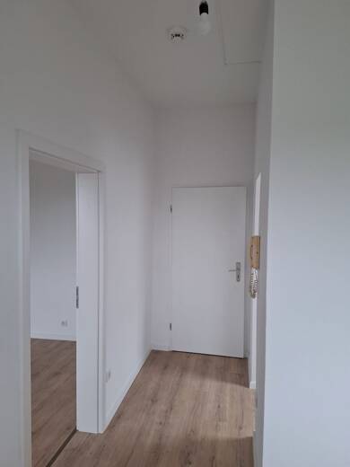 Wohnung zur Miete 432 € 3 Zimmer 33,6 m² Dachgeschoss, 2. Geschoss frei ab sofort Bergische Landstr. 52 Heidhausen Essen 45239