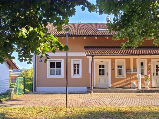 Doppelhaushälfte zum Kauf 395.000 € 10 Zimmer 195 m² 401 m² Grundstück frei ab sofort Kößlarn 94149