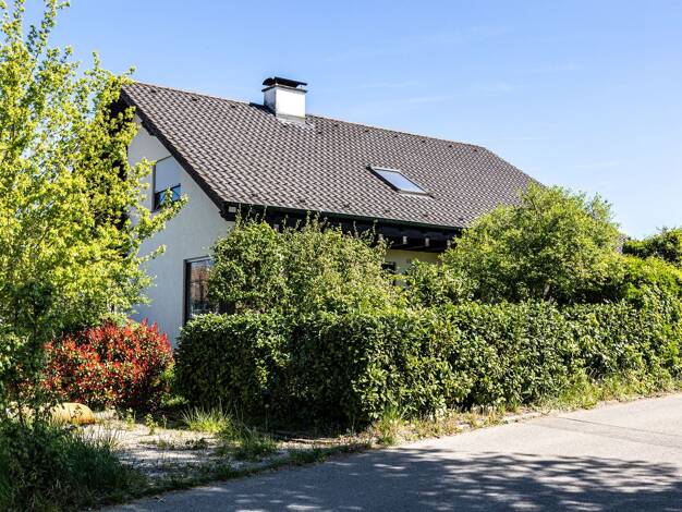 Haus zum Kauf provisionsfrei 770.000 € 8 Zimmer 182 m² 521 m² Grundstück Dettingen Konstanz 78465