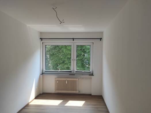 Wohnung zur Miete 850 € 2 Zimmer 40 m² Geschoss 1/4 frei ab sofort Wagenburgstraße 10 Mitte Mitte 70186