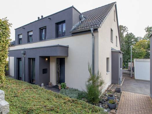 Doppelhaushälfte zum Kauf 289.000 € 4,5 Zimmer 112,1 m² 200 m² Grundstück frei ab 01.06.2027 Reinsdorf Reinsdorf 08141