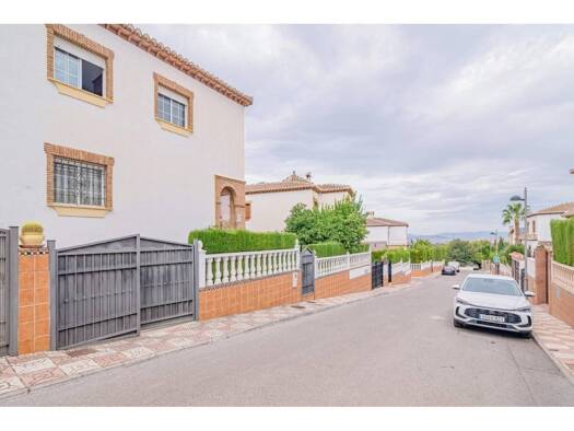 Doppelhaushälfte zum Kauf 295.000 € 4 Zimmer 196 m² BUERO VALLEJO 4 La Zubia 18140