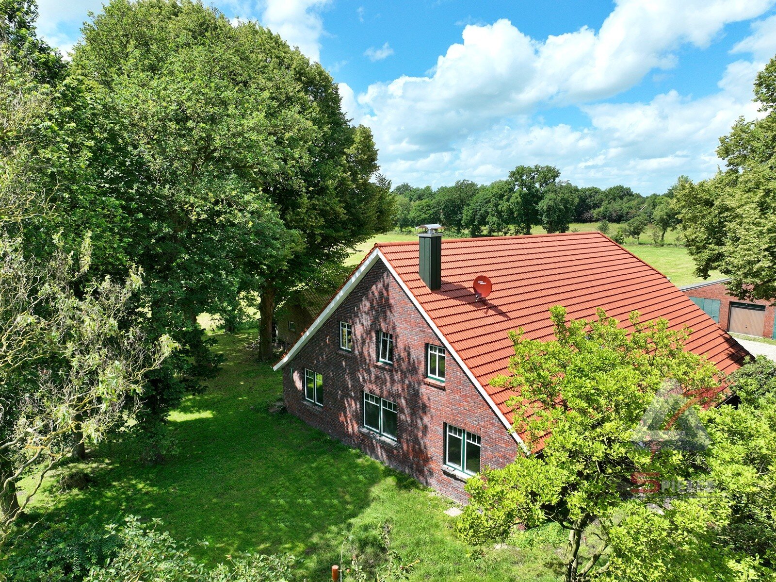 Einfamilienhaus zum Kauf 469.000 € 6 Zimmer 195 m²<br/>Wohnfläche 10.004 m²<br/>Grundstück Jübberde Uplengen 26670