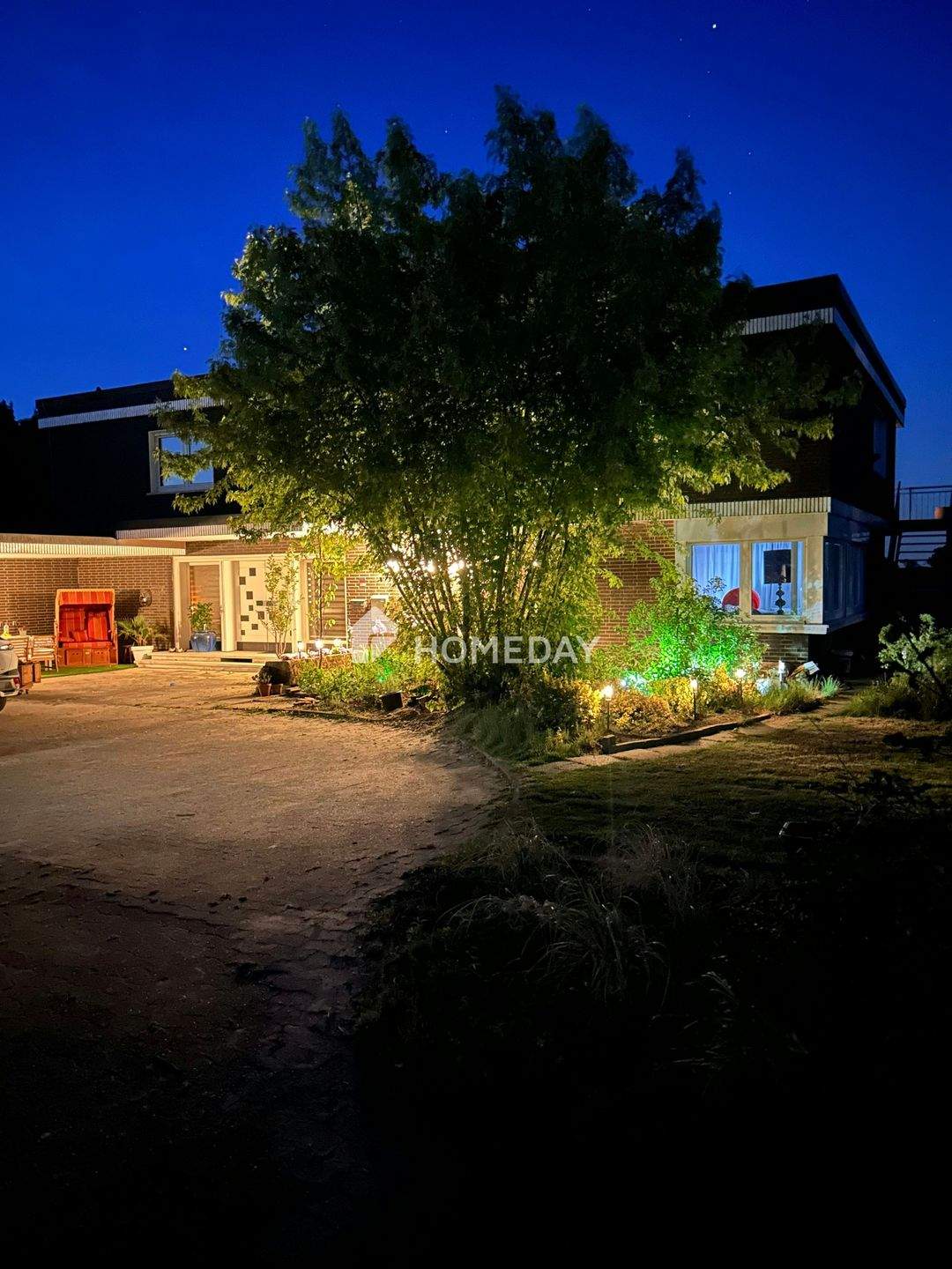 Immobilie in Ennigerloh - Großzügiges Einfamilienhaus mit Indoor-Pool, Einliegerwohnung und parkähnlichem Grundstück - Bild 3