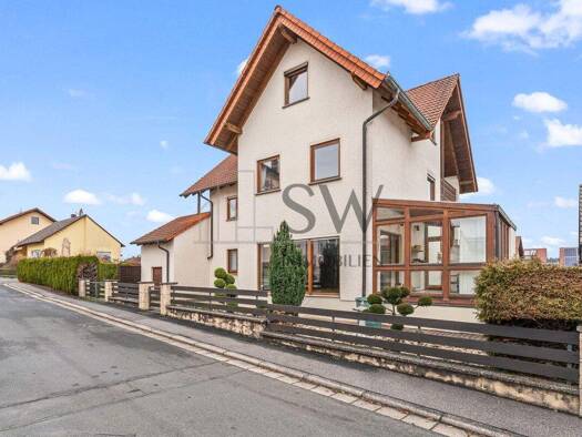 Einfamilienhaus zum Kauf 699.000 € 9 Zimmer 227,1 m² 1.090 m² Grundstück Burgebrach 96138