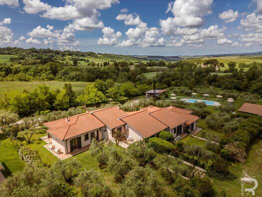 Villa zum Kauf 3.300.000 € 13 Zimmer 660 m² 20.000 m² Grundstück frei ab sofort Manciano 58014