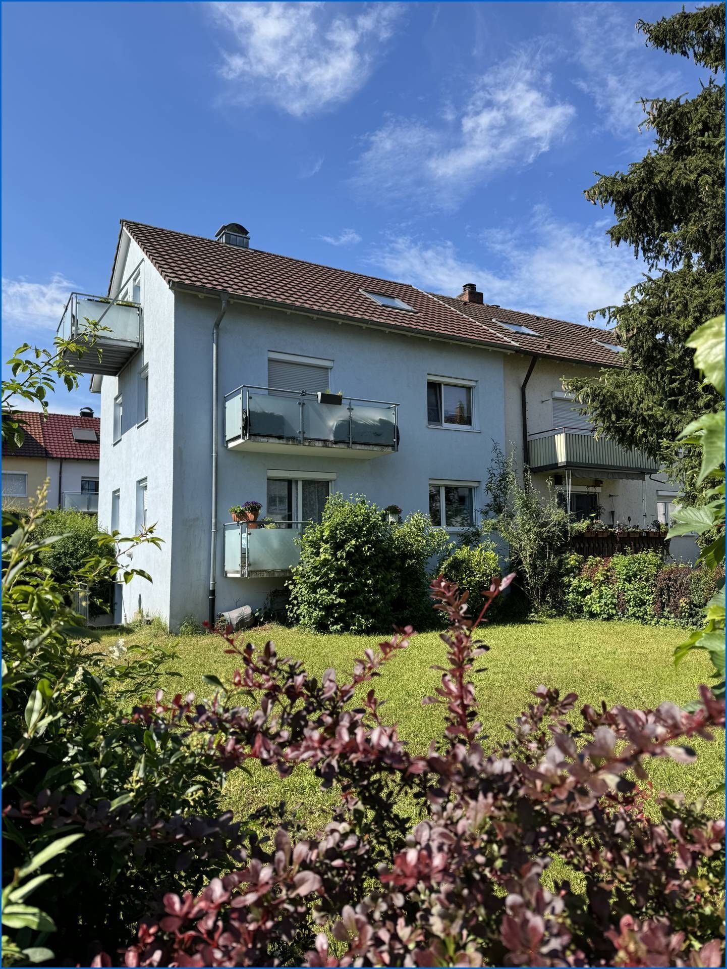 Mehrfamilienhaus zum Kauf 579.000 € 8,5 Zimmer 145 m²<br/>Wohnfläche 475 m²<br/>Grundstück Nord - West Radolfzell am Bodensee 78315