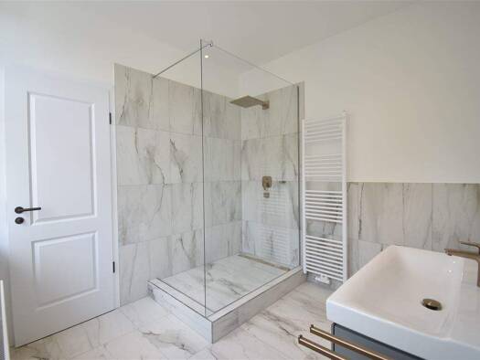 Wohnung zur Miete 2.800 € 3 Zimmer 141,1 m² 1. Geschoss frei ab sofort Drakestraße 1 Oberkassel Stadtbezirk 4 40545