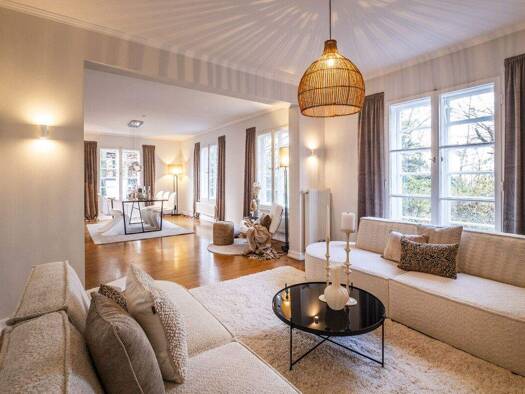 Einfamilienhaus zum Kauf 1.690.000 € 8,5 Zimmer 200 m² 1.084 m² Grundstück frei ab sofort Volksdorf Hamburg 22359