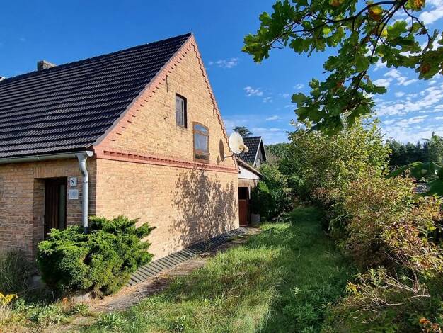 Doppelhaushälfte zum Kauf provisionsfrei 80.000 € 3 Zimmer 85 m² 3.110 m² Grundstück Lübs Lübs 17379