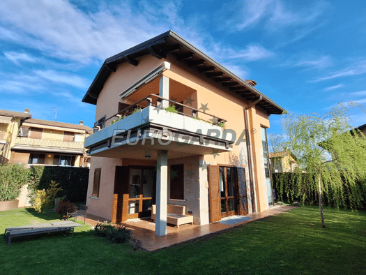 Ferienhaus zum Kauf als Kapitalanlage geeignet 1.180.000 € 9 Zimmer 250 m² 980 m² Grundstück Lazise 37017