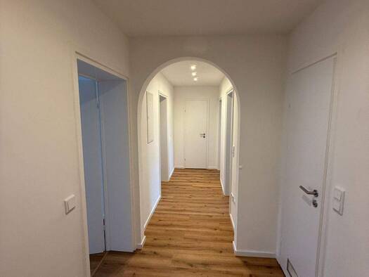 Wohnung zur Miete 715 € 2,5 Zimmer 76,9 m² EG frei ab 01.04.2026 Eisenacher Straße 1 Coburg 96450