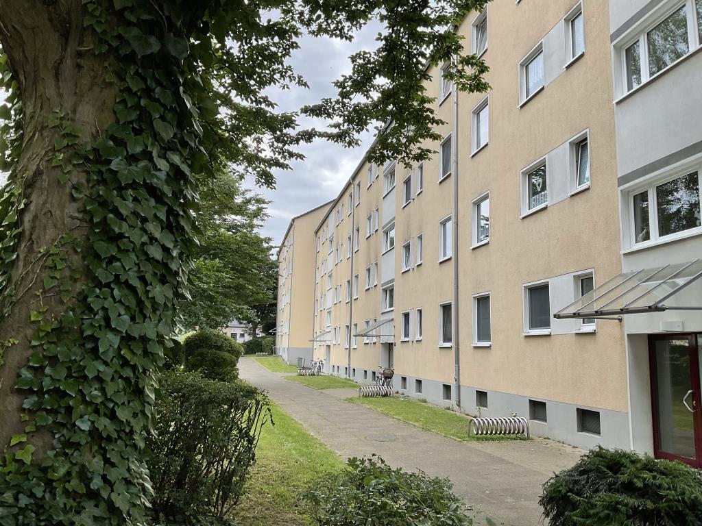 Wohnung zur Miete 729 € 3,5 Zimmer 66,2 m²<br/>Wohnfläche 2.<br/>Geschoss 26.09.2024<br/>Verfügbarkeit Wilhelm-Kreis-Straße 39 Garath Düsseldorf 40595