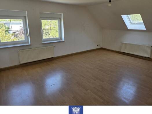 Wohnung zur Miete 300 € 3 Zimmer 75 m² Roßwein 04741