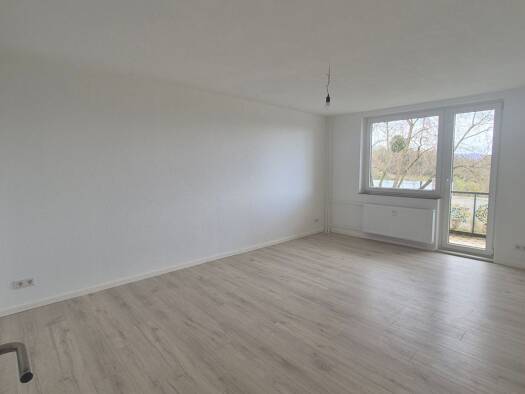 Wohnung zur Miete 500 € 3 Zimmer 67,1 m² 1. Geschoss frei ab 01.05.2026 Eschwege 37269