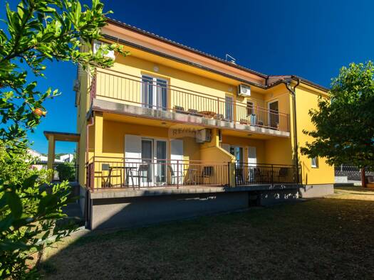 Einfamilienhaus zum Kauf 1.200.000 € 14 Zimmer 324 m² 800 m² Grundstück Omišalj 51513