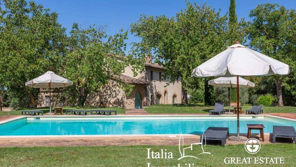 Bauernhaus zum Kauf 3.700.000 € 17 Zimmer 410 m² 139.000 m² Grundstück Cetona 53040