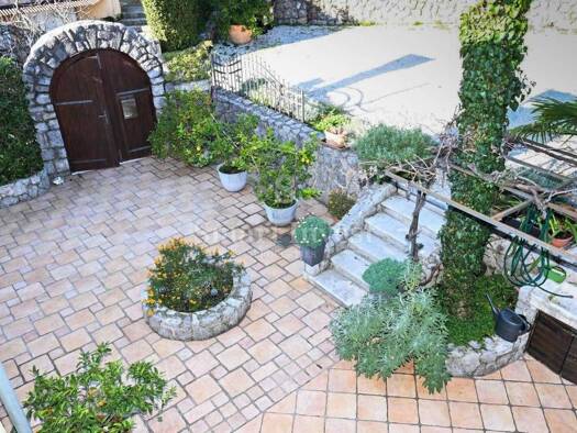 Haus zum Kauf 10 Zimmer 260 m² Opatija - Centar, Opatija Opatija