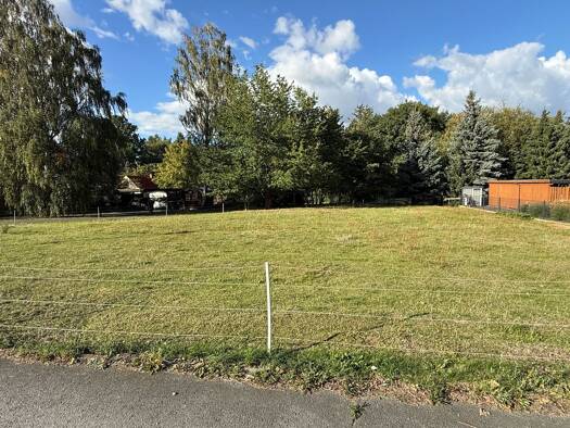 Grundstück zum Kauf provisionsfrei 45.000 € 1.100 m² Grundstück Baugenehmigung vorhanden frei ab sofort Koselitz Röderaue 01609