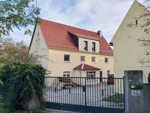 Mehrfamilienhaus zum Kauf 249.000 € 8 Zimmer 169,6 m² 1.850 m² Grundstück Niedermuschütz Diera-Zehren 01665