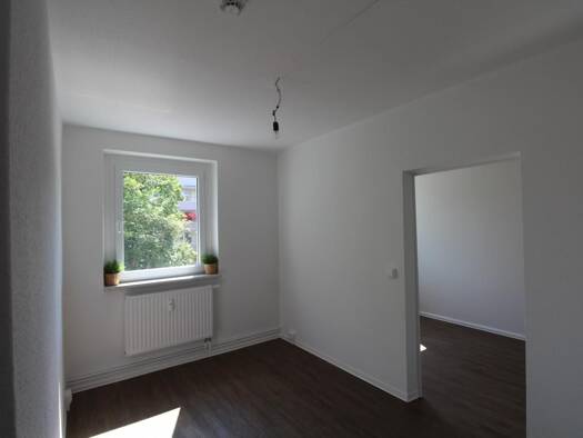 Wohnung zur Miete 395 € 4 Zimmer 64,7 m² 3. Geschoss Willi-Bredel-Str. 24 Leipziger Str. Magdeburg 39120