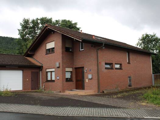 Haus zum Kauf 470.000 € 6 Zimmer 153,8 m² 2.042 m² Grundstück Mondfeld Wertheim 97877