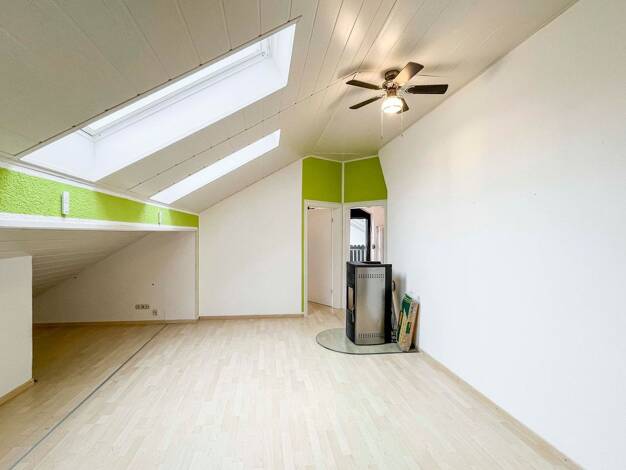 Wohnung zum Kauf 220.000 € 3,5 Zimmer 88,8 m² 2. Geschoss Unterneukirchen 84579