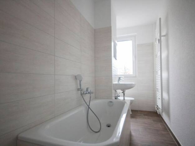 Wohnung zur Miete 359 € 3 Zimmer 59,7 m² 5. Geschoss Kattowitzer Straße 9 Südstadt Süd 06128