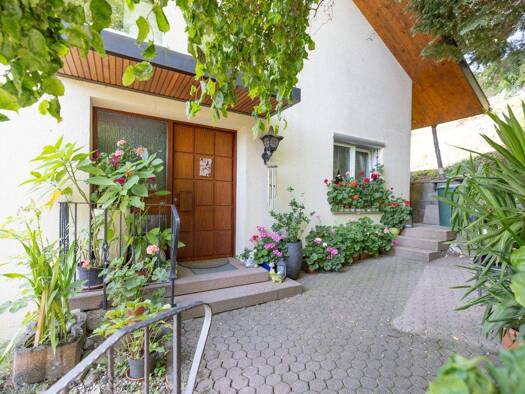 Einfamilienhaus zum Kauf provisionsfrei 495.000 € 9 Zimmer 240 m² 630 m² Grundstück Zizenhausen Stockach / Zizenhausen 78333