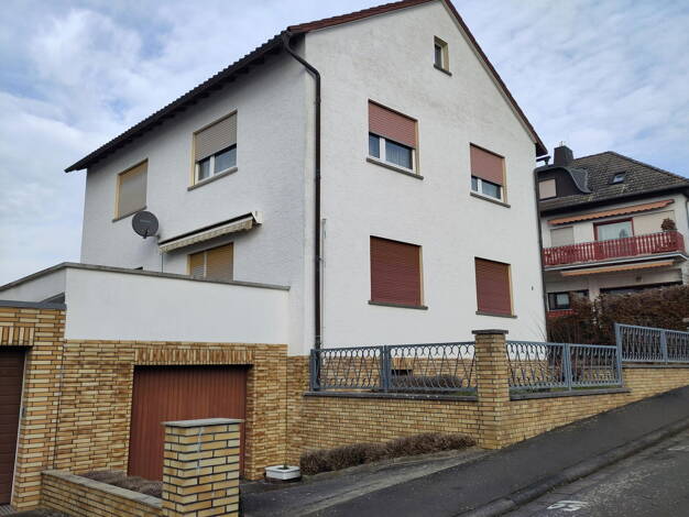 Mehrfamilienhaus zum Kauf provisionsfrei 498.000 € 7 Zimmer 170 m² 530 m² Grundstück Steinfurth Bad Nauheim 61231