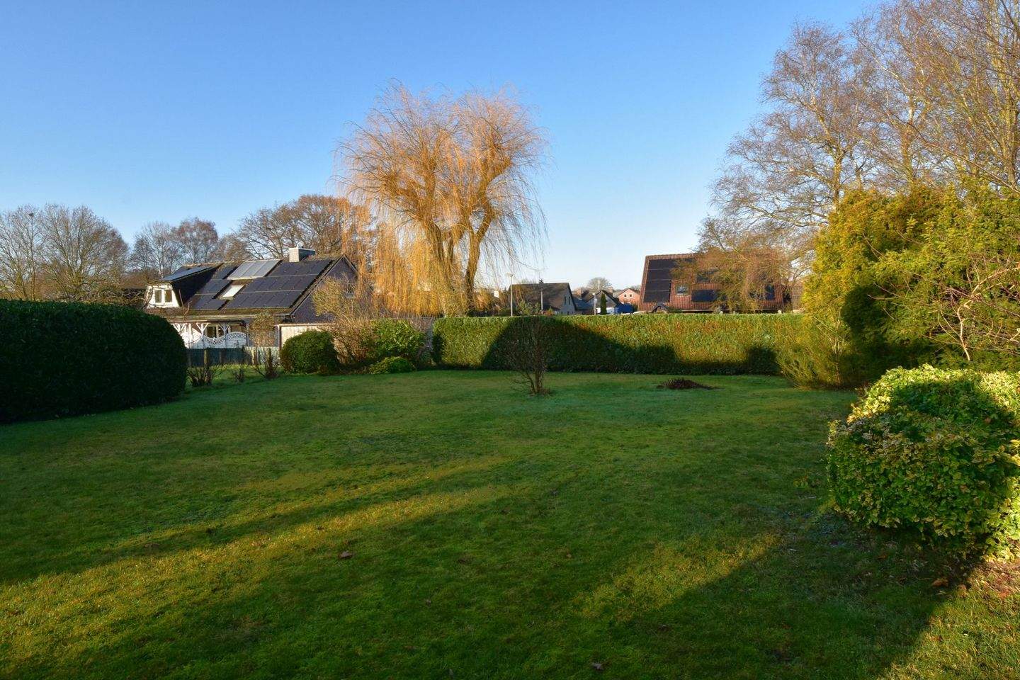 Immobilie in Großensee - Einfamilienhaus in zentraler Lage auf großem Grundstück mit Platz für ein zweites Gebäude - Bild 2