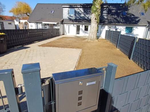 Reihenmittelhaus zur Miete 910 € 4 Zimmer 90,1 m² frei ab sofort Drenkower Straße 6 Suckow 19376