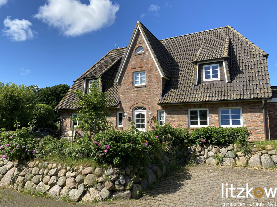 Mehrfamilienhaus zum Kauf 1.650.000 € 9 Zimmer 233 m²<br/>Wohnfläche 670 m²<br/>Grundstück Morsum Sylt / Morsum 25980