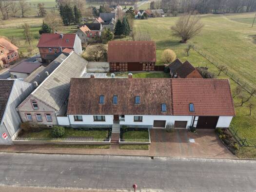 Mehrfamilienhaus zum Kauf 8 Zimmer 260 m² 8.220 m² Grundstück frei ab sofort Diesdorf,Ortbereich Molmke, Landesstr. Haus Nr.4 Molmke Diesdorf 29413