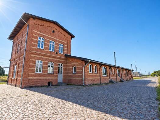Wohnung zur Miete 399 € 1 Zimmer 29,9 m² EG frei ab 15.12.2026 Bützow Bützow 18246