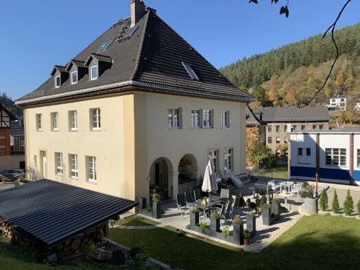 Villa zum Kauf 550.000 € 14 Zimmer 280 m² 1.834 m² Grundstück Bahnhofstraße 2 Gräfenthal Gräfenthal 98743