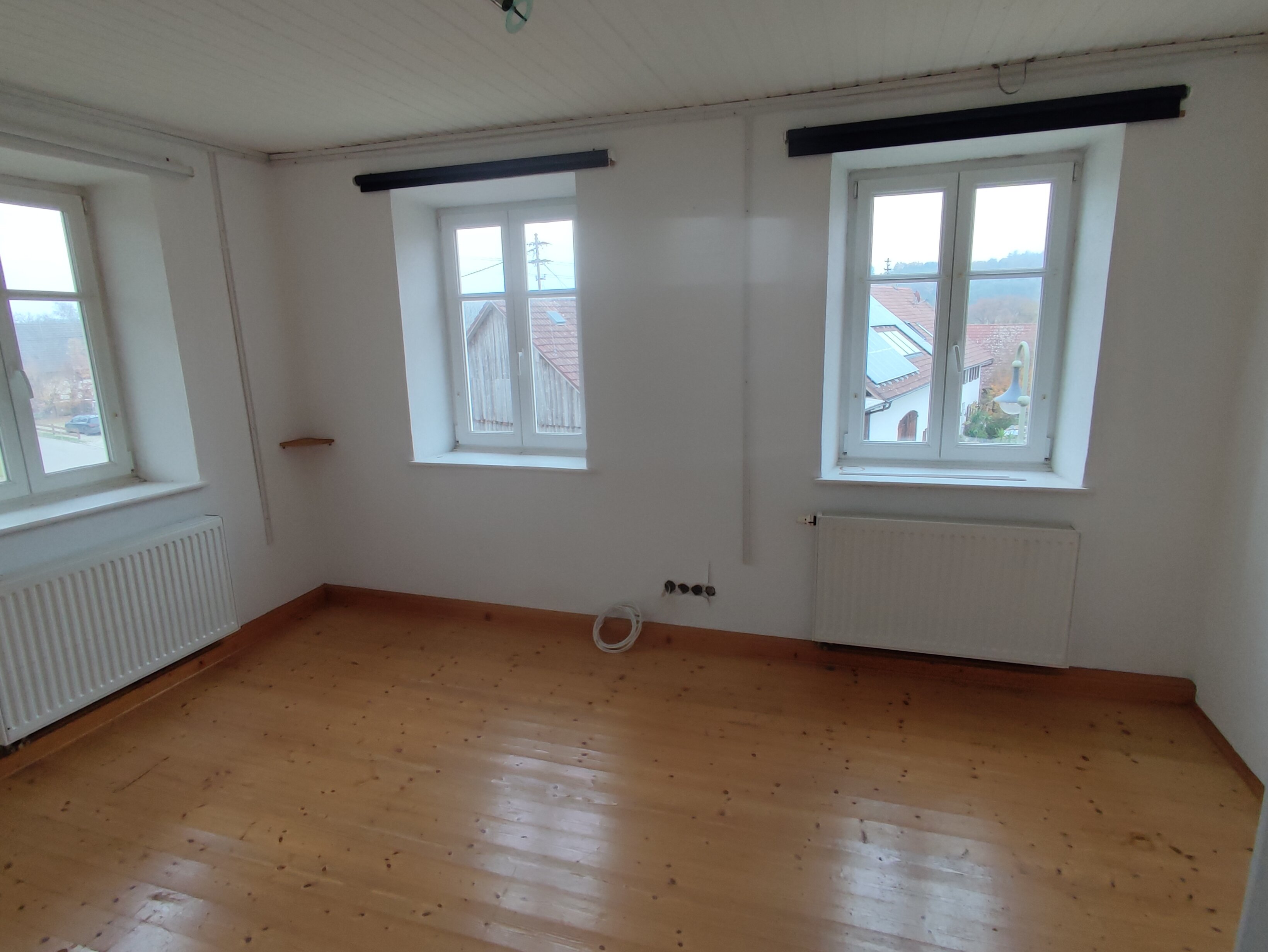 Herrenhaus zur Miete 1.200 € 7 Zimmer 163 m²<br/>Wohnfläche 2.400 m²<br/>Grundstück ab sofort<br/>Verfügbarkeit Estweg 2 Scherstetten Scherstetten 86872