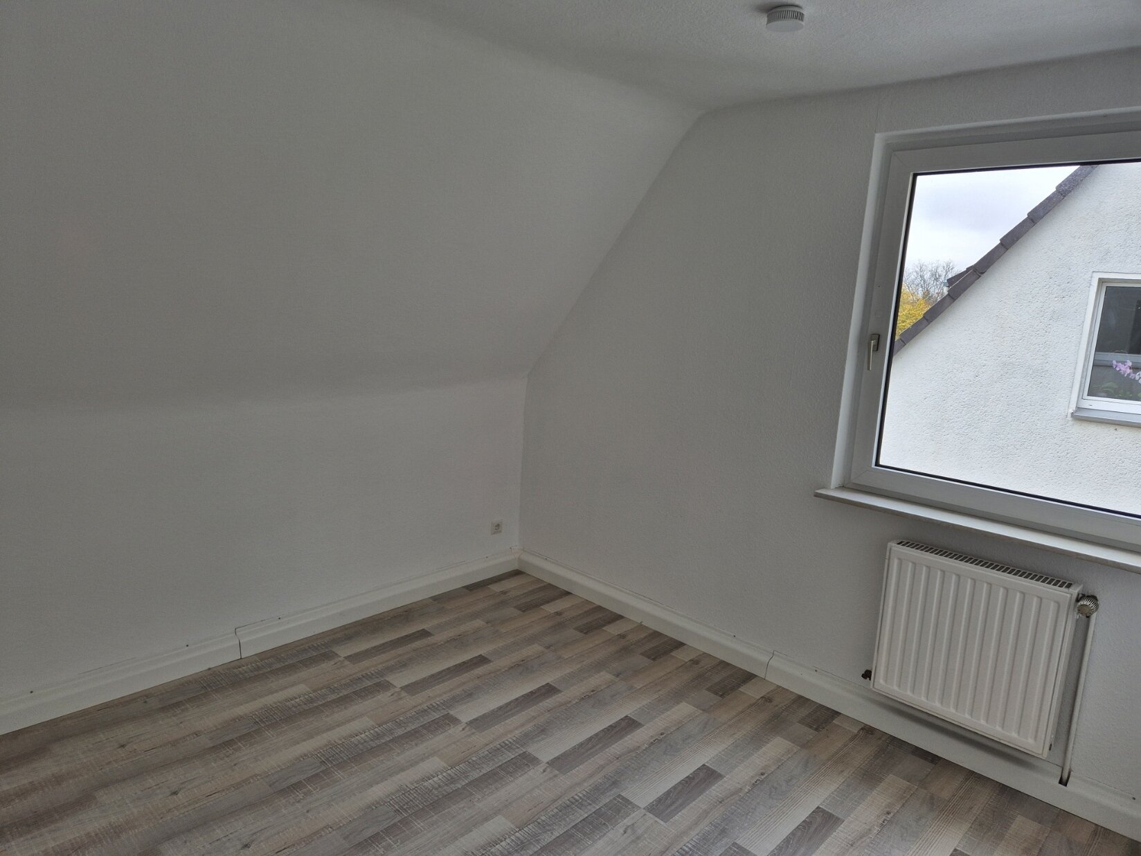 Wohnung zur Miete 350 € 2 Zimmer 51 m²<br/>Wohnfläche 3.<br/>Geschoss ab sofort<br/>Verfügbarkeit Unterm Freihof 23 Buckesfeld / Othlinghausen Lüdenscheid 58509