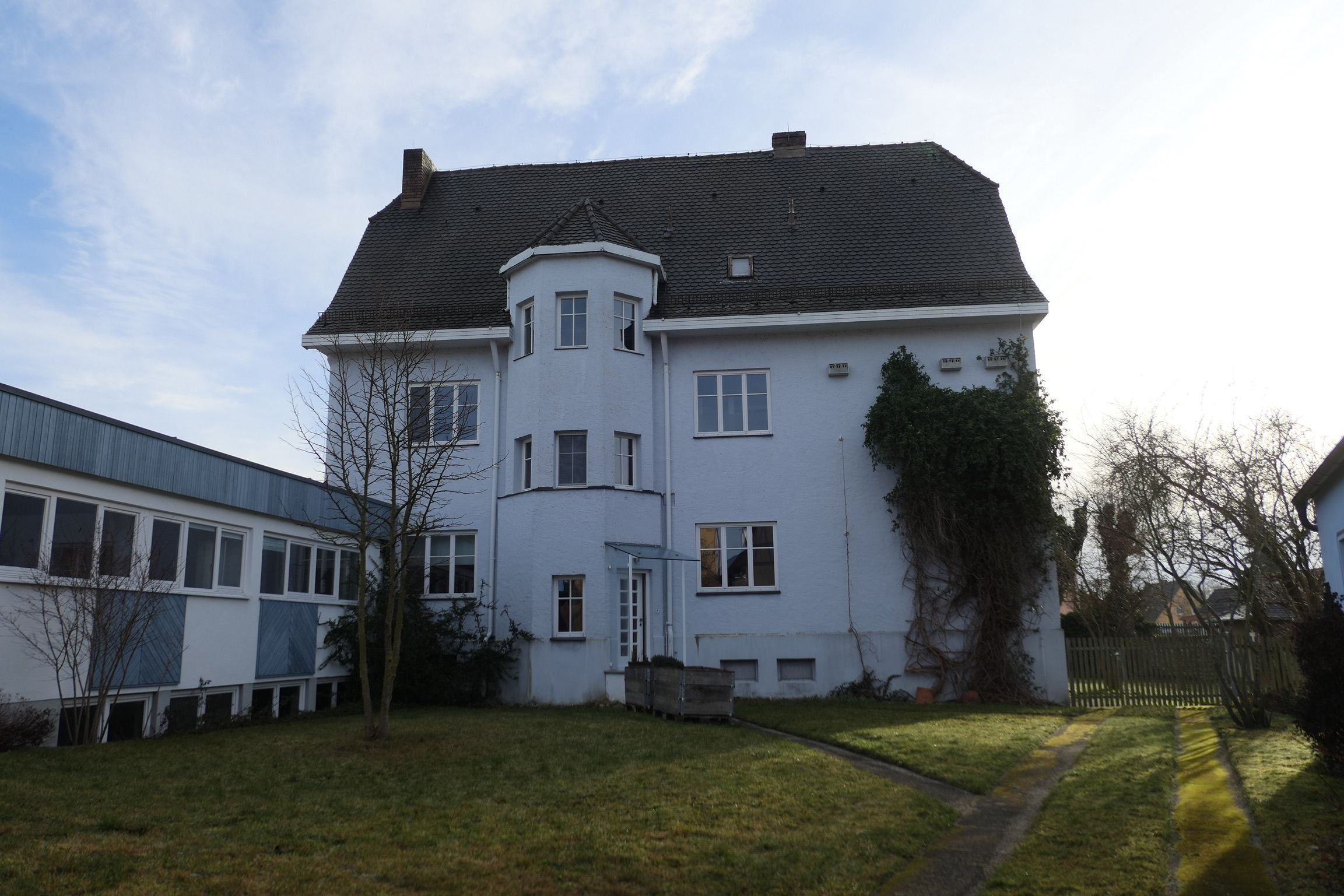 Mehrfamilienhaus zum Kauf als Kapitalanlage geeignet 750.000 € 18 Zimmer 456,1 m²<br/>Wohnfläche 1.429 m²<br/>Grundstück Monheim Monheim 86653