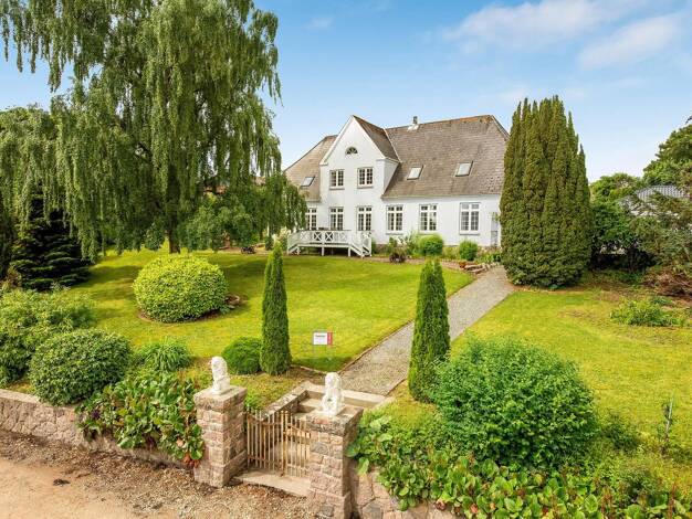 Villa zum Kauf provisionsfrei 265.000 € 9 Zimmer 269 m² 2.682 m² Grundstück Varnäs Söndergade 6 Aabenraa Municipality 6200