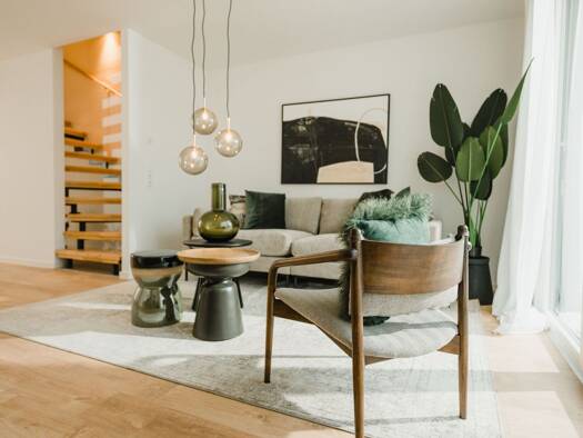 Reihenmittelhaus zur Miete - Erstbezug 1.630 € 5 Zimmer 100,8 m² 100,8 m² Grundstück frei ab 01.01.2027 Marktstraße 57 Pfullingen 72793