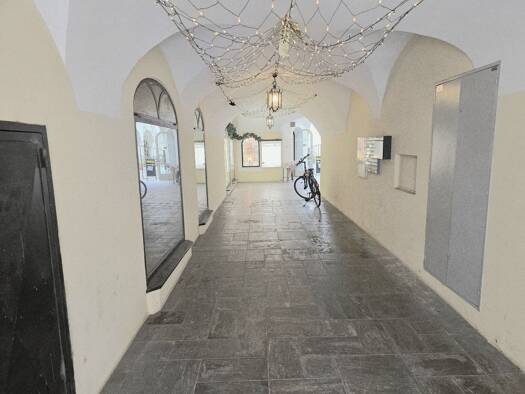 Laden zur Miete 1.913 € Innere Stadt Graz 8010