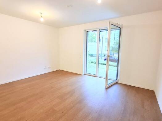 Wohnung zur Miete 710 € 1 Zimmer 40,7 m² EG Lion-Feuchtwanger-Straße 19A Kaulsdorf Berlin 12619