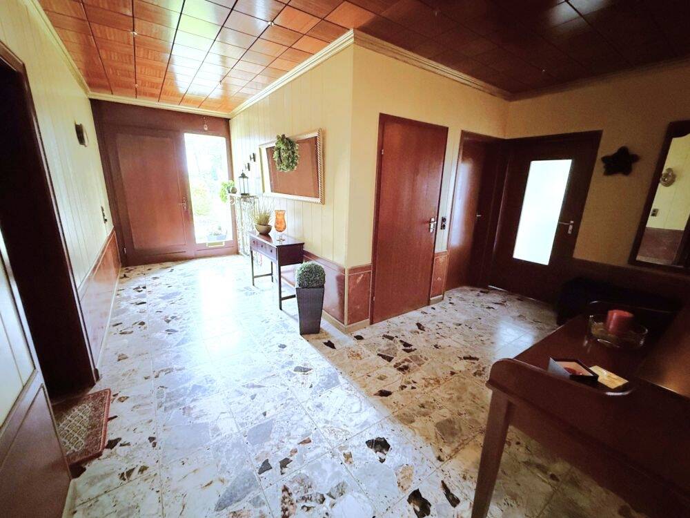 Immobilie in Heinsberg - Viel Platz für die Familie - flexibel nutzbares Ein- oder Zweifamilienhaus in ruhiger Wohnlage - Bild 2