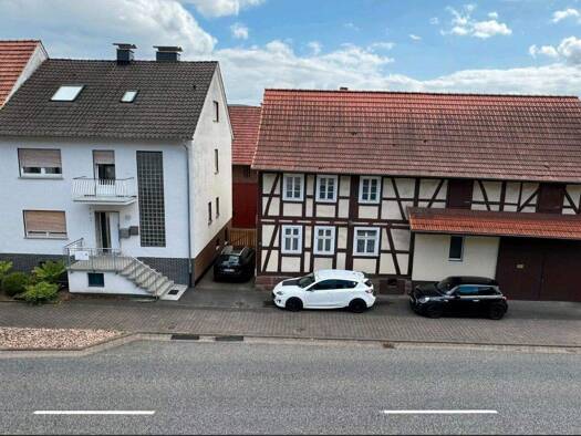 Einfamilienhaus zum Kauf provisionsfrei 365.000 € 7 Zimmer 160 m² 2.065 m² Grundstück Eisenacherstr. 34 Ronshausen 36217